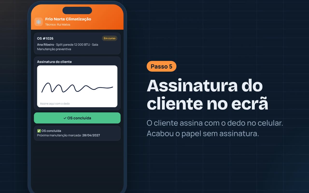 Cliente assina no ecrã do celular